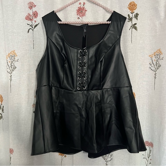 NWT Torrid size 2 - Picture 1 of 5